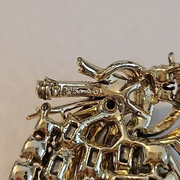 FRANCIOS by CORO AB Brown & AB Pinkish Various Shaped Stones on Goldtone Brooch - Picture 8 of 8